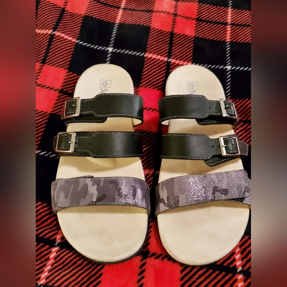 spenco Shoes - Spenco womens Size 11b camo slides. In good condition